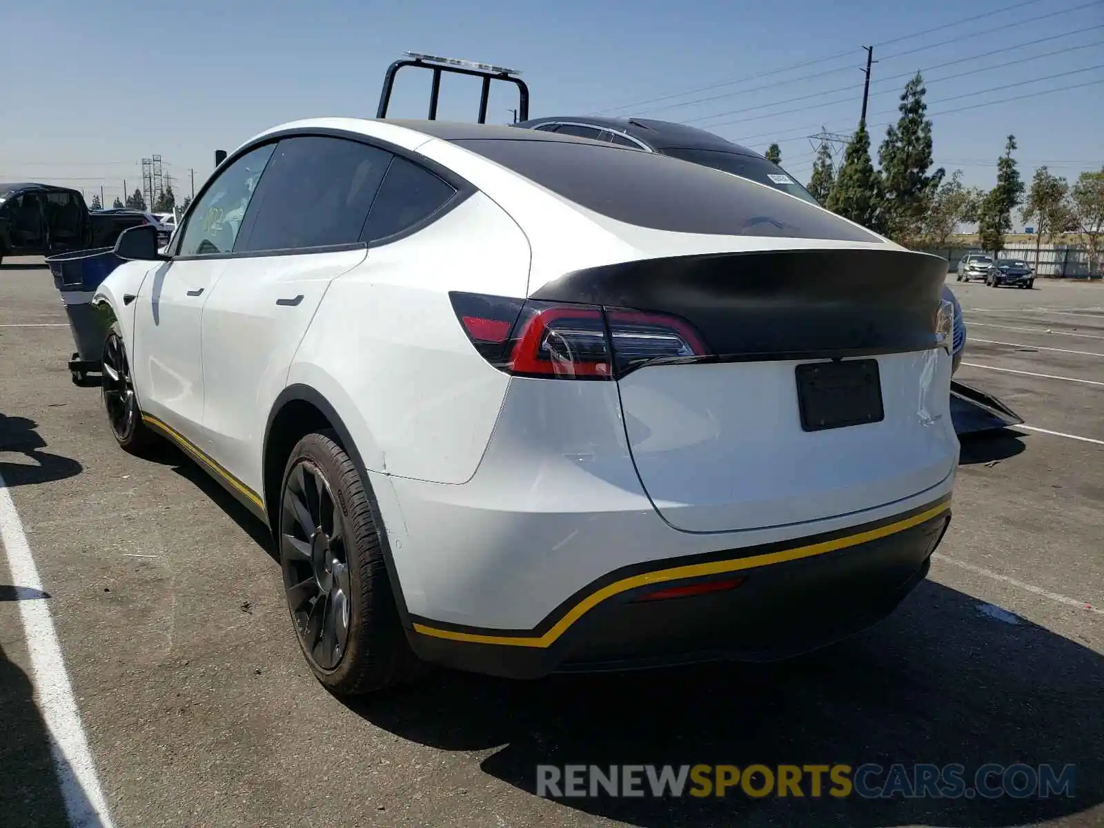 3 Photograph of a damaged car 5YJYGDEE7LF041788 TESLA MODEL Y 2020