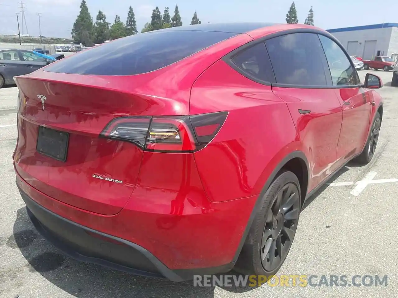 4 Photograph of a damaged car 5YJYGDEE7LF045534 TESLA MODEL Y 2020