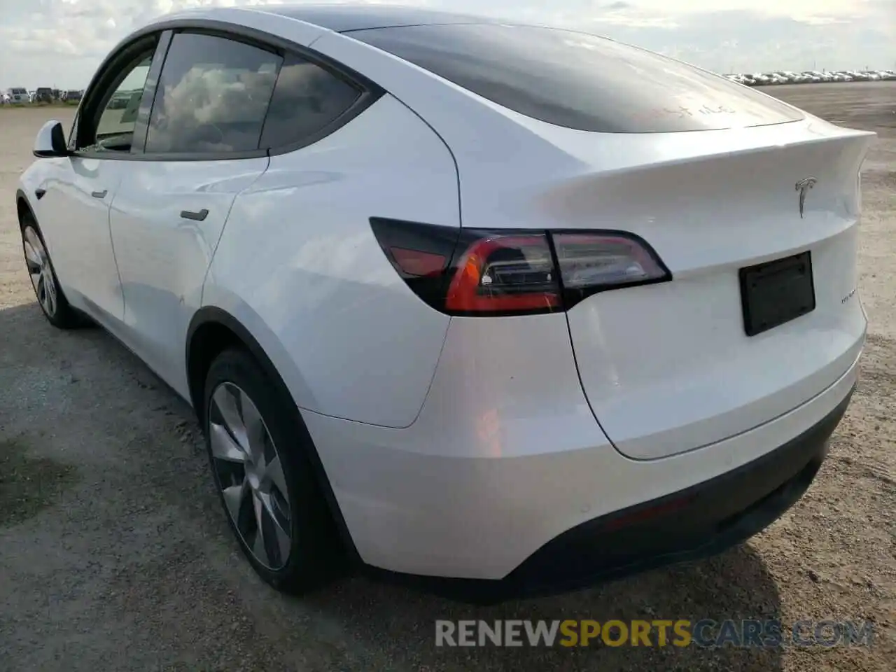 3 Photograph of a damaged car 5YJYGDEE7LF049857 TESLA MODEL Y 2020