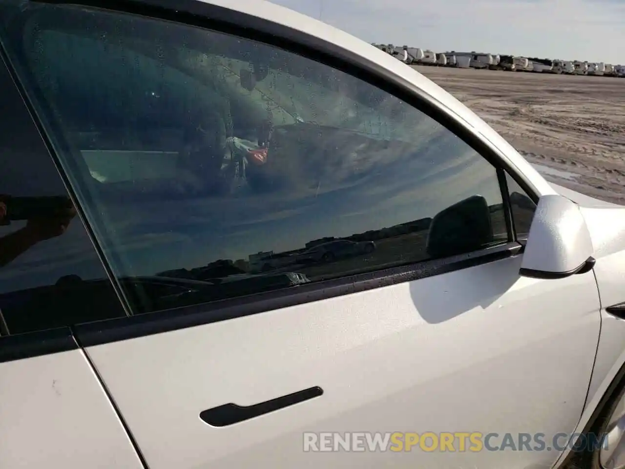 5 Photograph of a damaged car 5YJYGDEE7LF049857 TESLA MODEL Y 2020