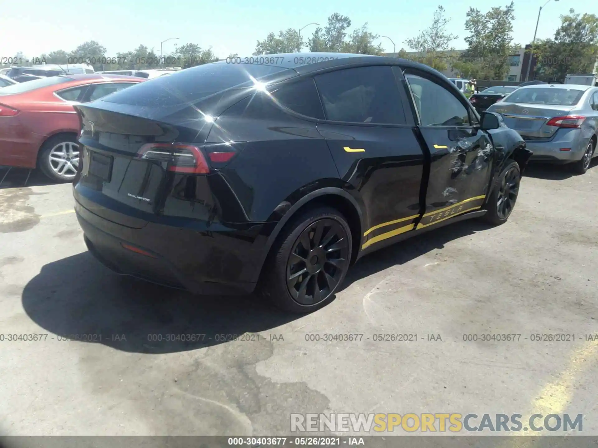 4 Photograph of a damaged car 5YJYGDEE7LF052757 TESLA MODEL Y 2020