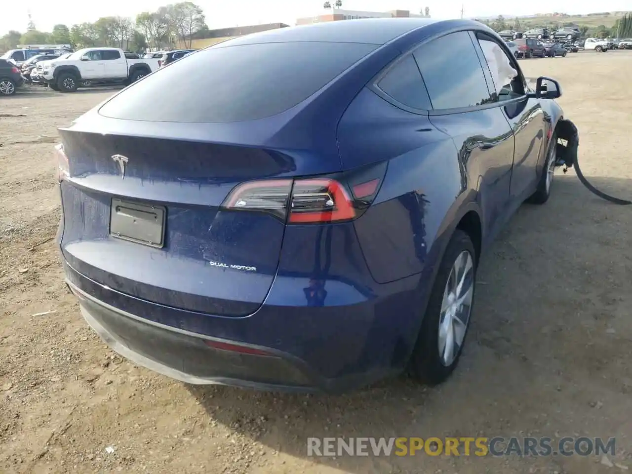 4 Фотография поврежденного автомобиля 5YJYGDEE7LF054282 TESLA MODEL Y 2020