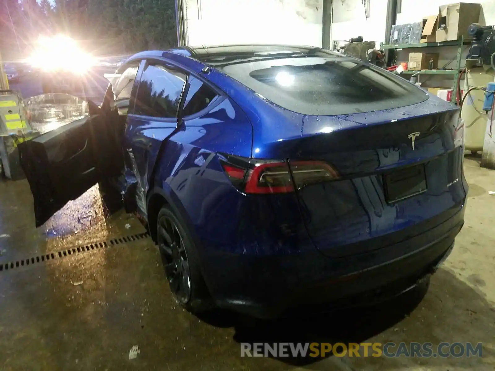 3 Photograph of a damaged car 5YJYGDEE7LF054847 TESLA MODEL Y 2020