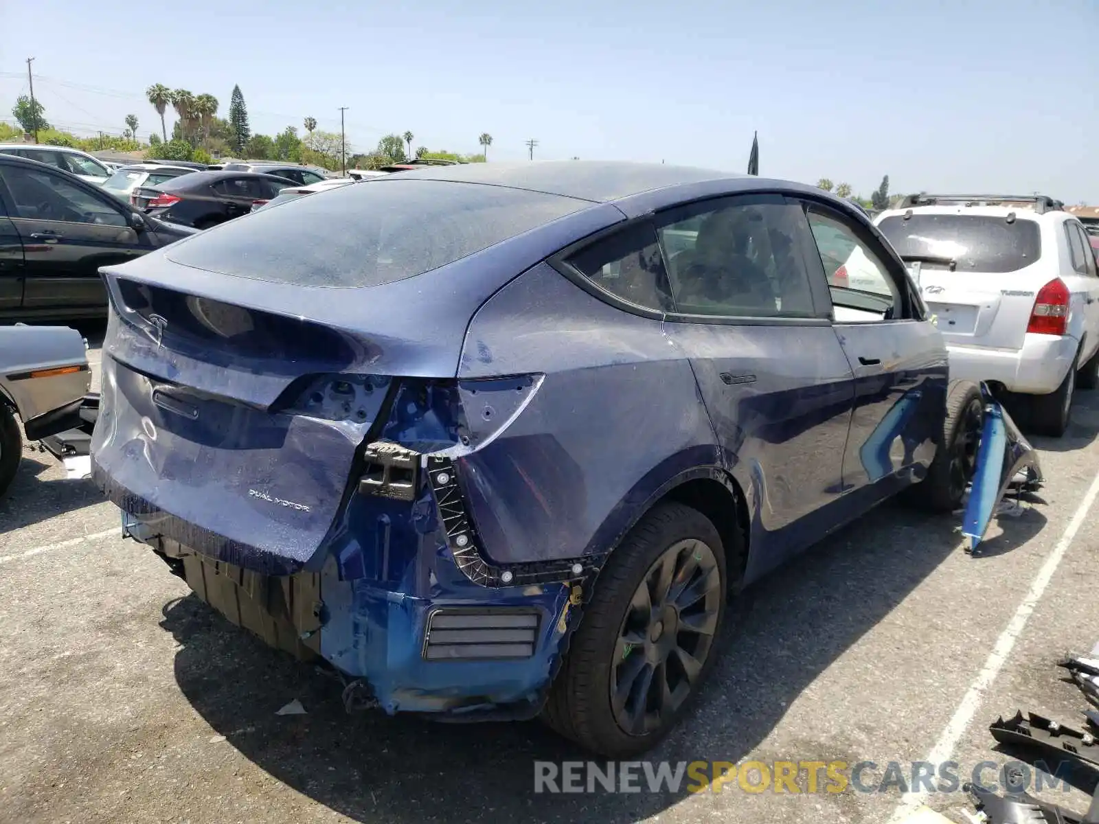 4 Photograph of a damaged car 5YJYGDEE7LF054850 TESLA MODEL Y 2020