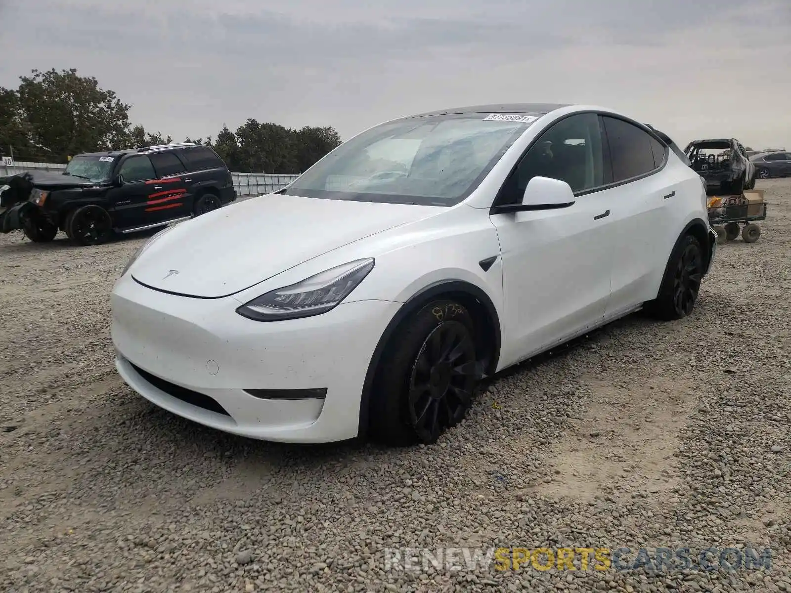 2 Photograph of a damaged car 5YJYGDEE8LF008606 TESLA MODEL Y 2020