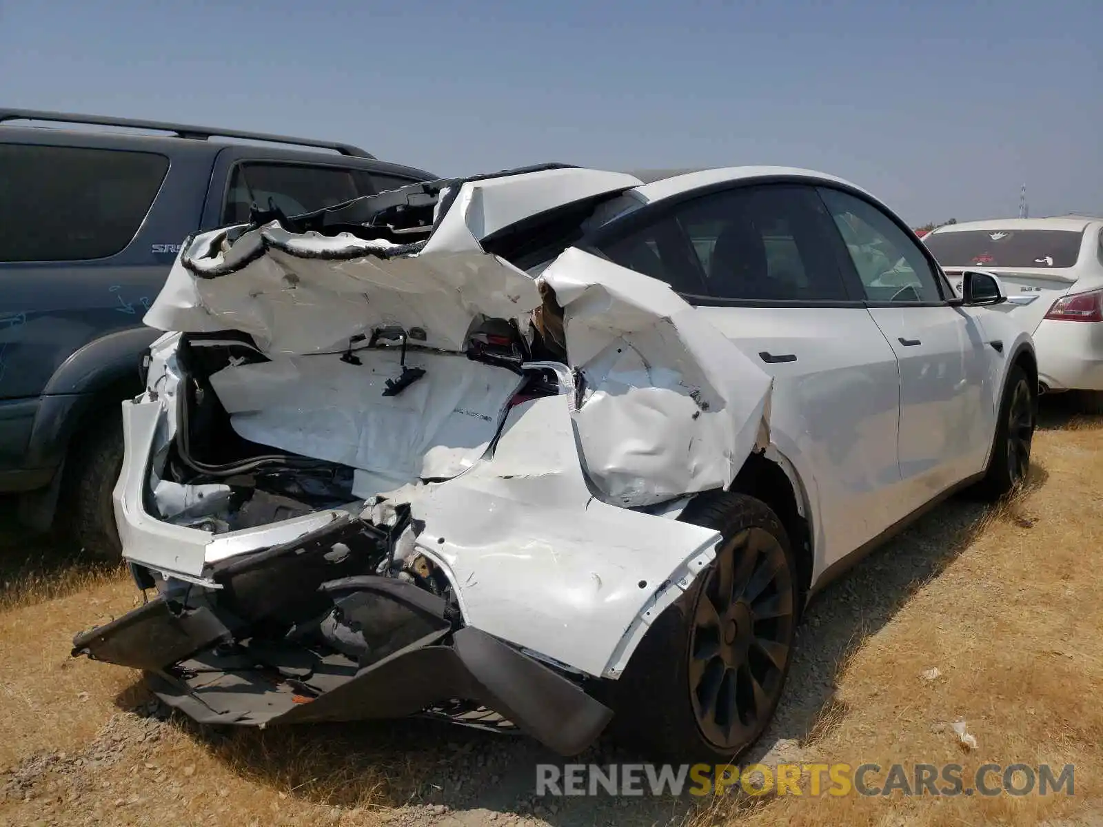 4 Photograph of a damaged car 5YJYGDEE8LF008606 TESLA MODEL Y 2020