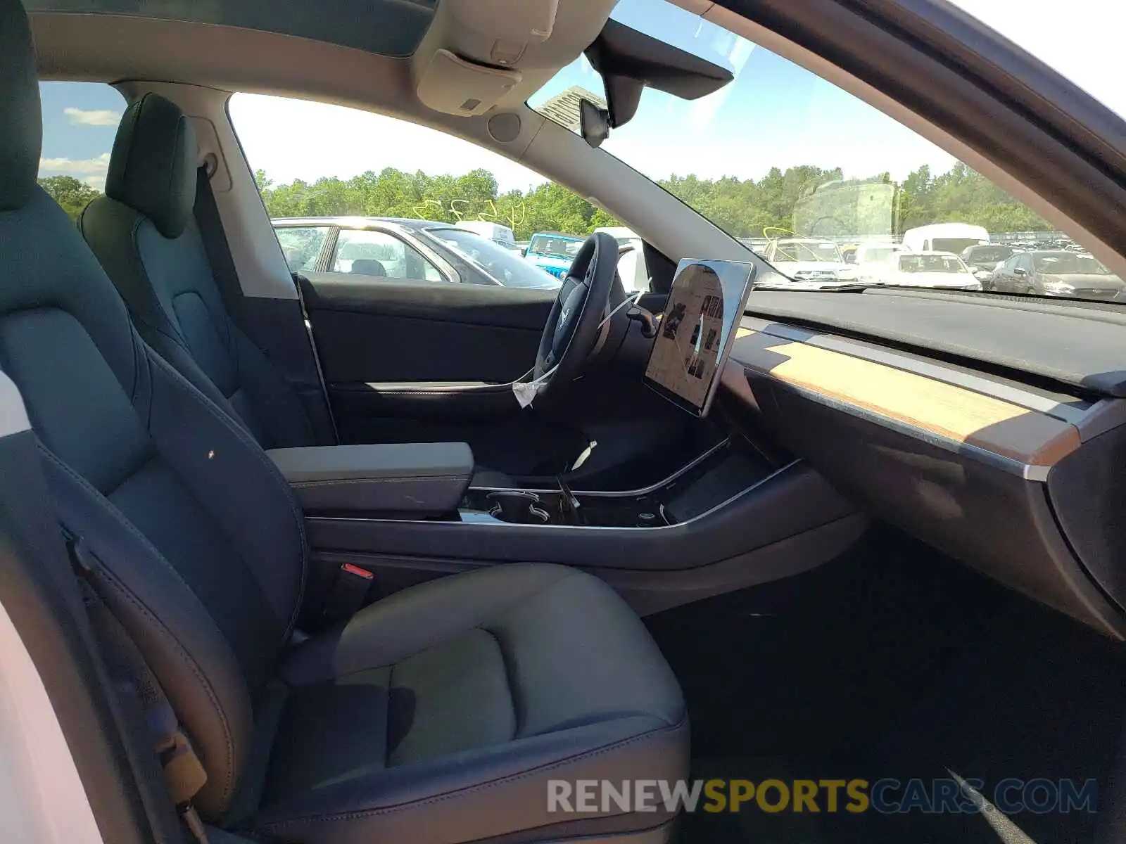 5 Photograph of a damaged car 5YJYGDEE8LF010159 TESLA MODEL Y 2020