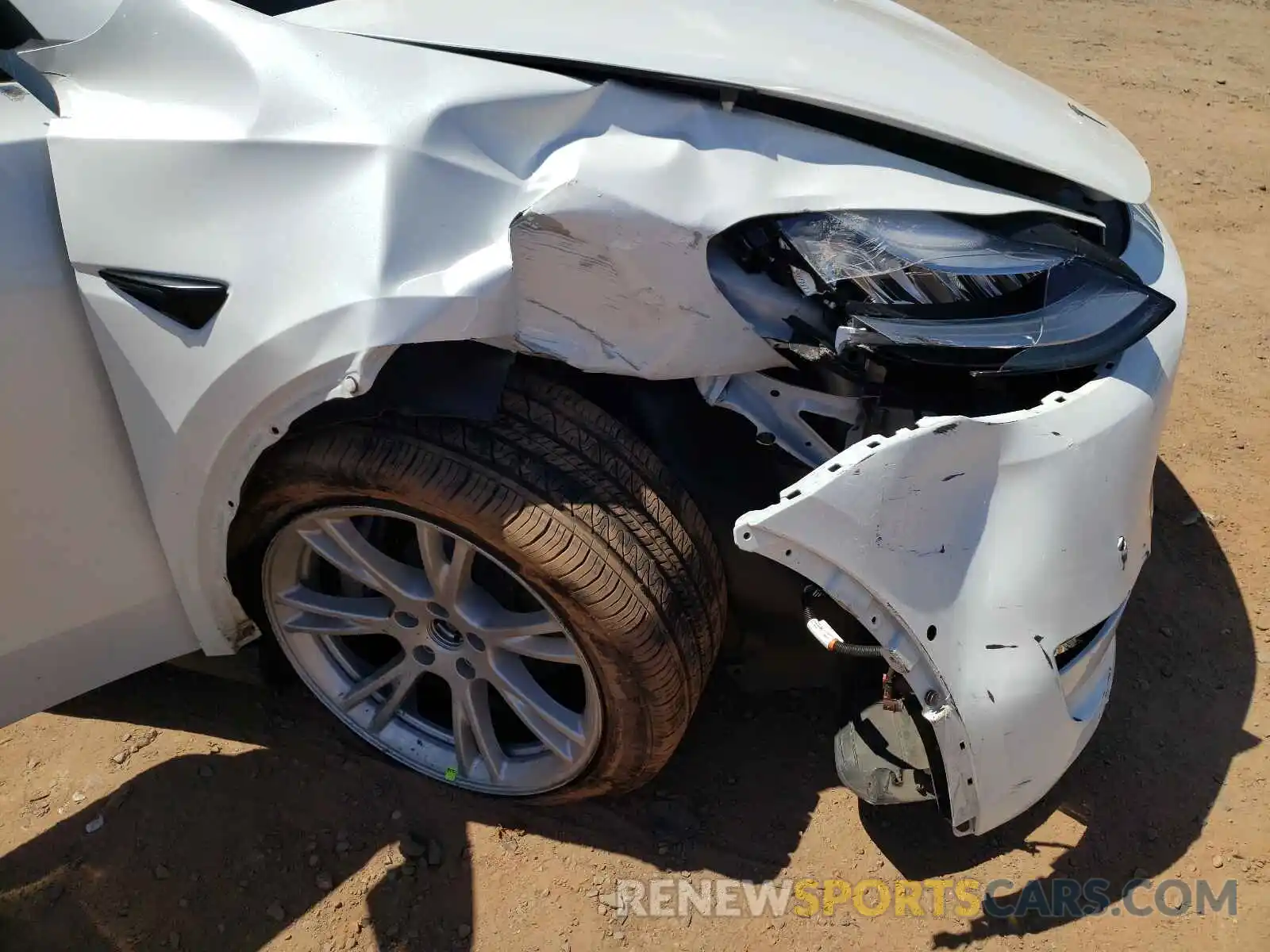 9 Photograph of a damaged car 5YJYGDEE8LF010159 TESLA MODEL Y 2020