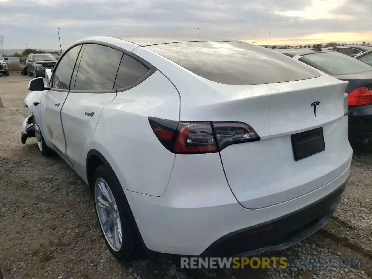 3 Photograph of a damaged car 5YJYGDEE8LF011098 TESLA MODEL Y 2020