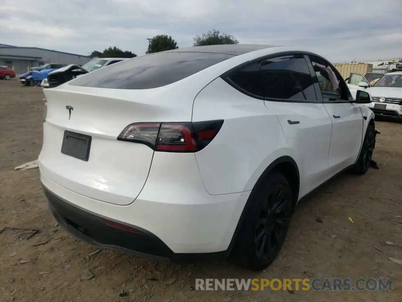 4 Photograph of a damaged car 5YJYGDEE8LF011098 TESLA MODEL Y 2020