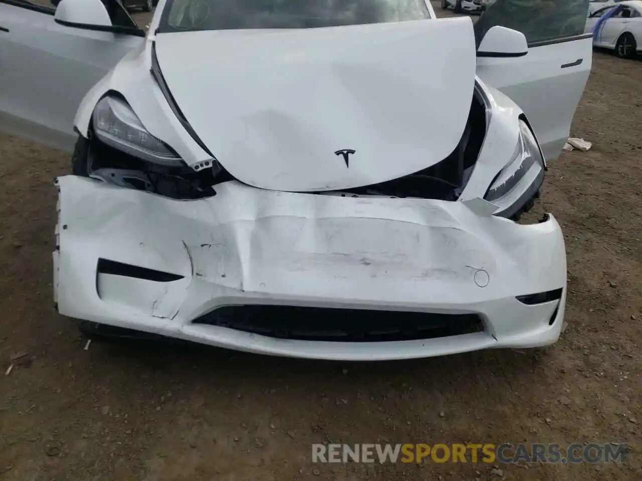 7 Photograph of a damaged car 5YJYGDEE8LF011098 TESLA MODEL Y 2020