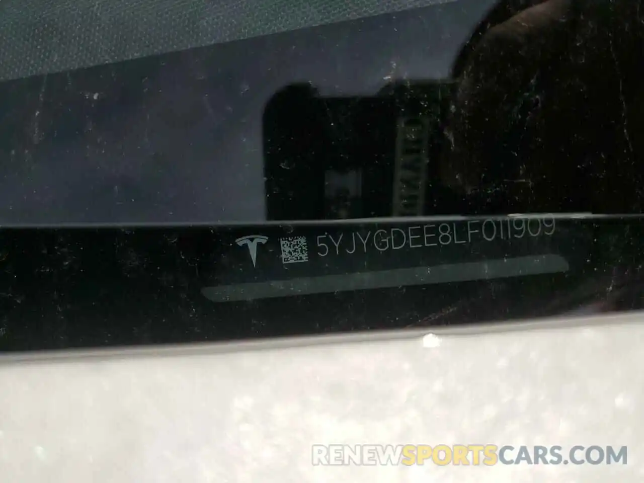 10 Photograph of a damaged car 5YJYGDEE8LF011909 TESLA MODEL Y 2020