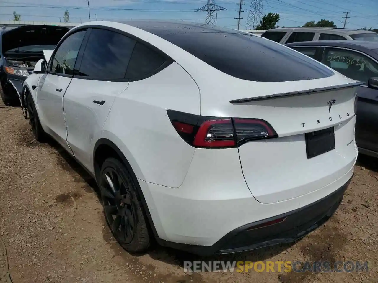 3 Фотография поврежденного автомобиля 5YJYGDEE8LF011909 TESLA MODEL Y 2020