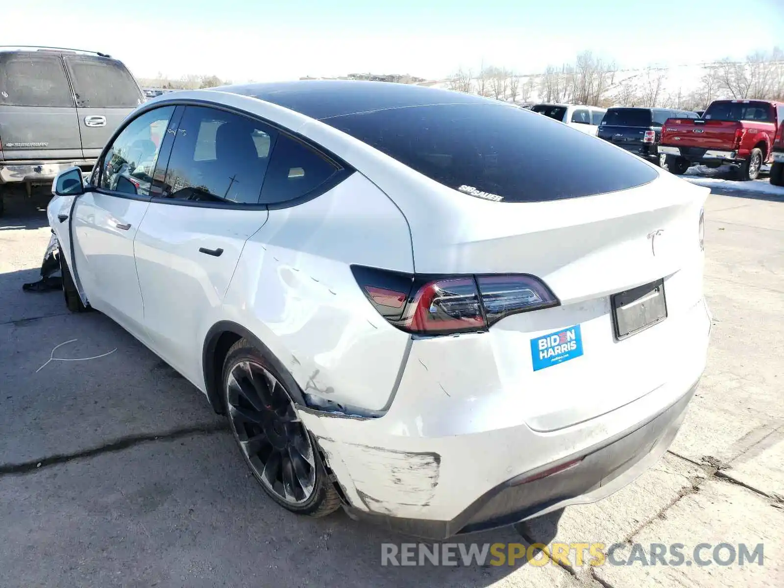 3 Photograph of a damaged car 5YJYGDEE8LF017662 TESLA MODEL Y 2020