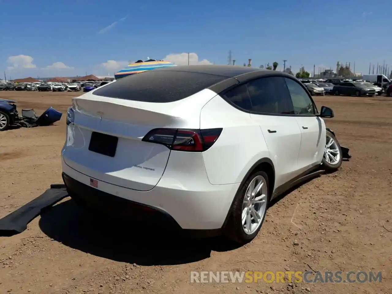 4 Photograph of a damaged car 5YJYGDEE8LF020531 TESLA MODEL Y 2020