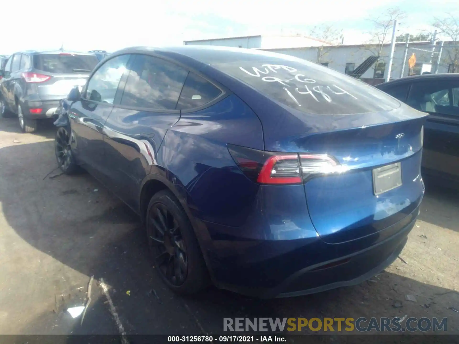 3 Фотография поврежденного автомобиля 5YJYGDEE8LF021484 TESLA MODEL Y 2020