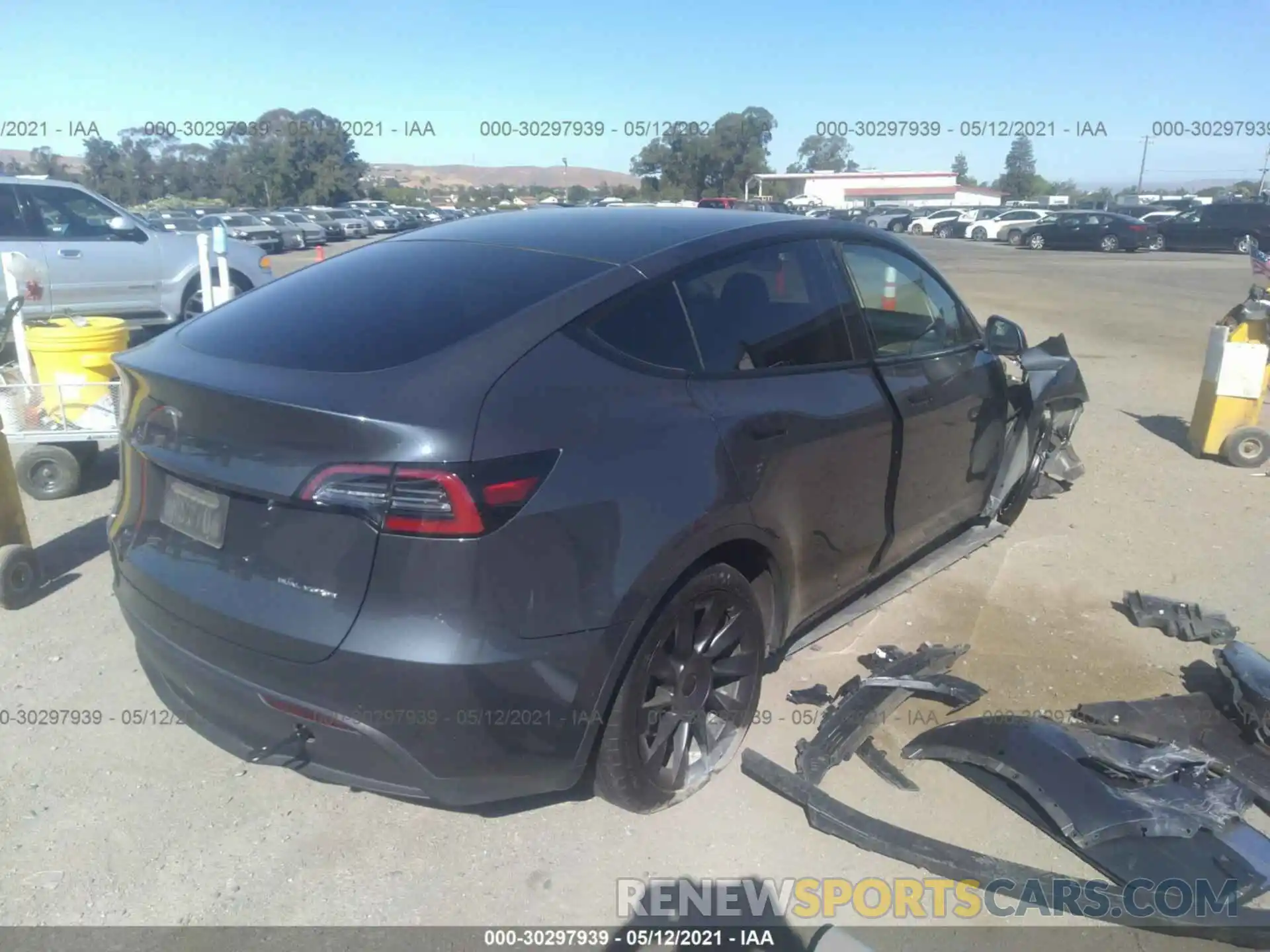 4 Photograph of a damaged car 5YJYGDEE8LF022666 TESLA MODEL Y 2020