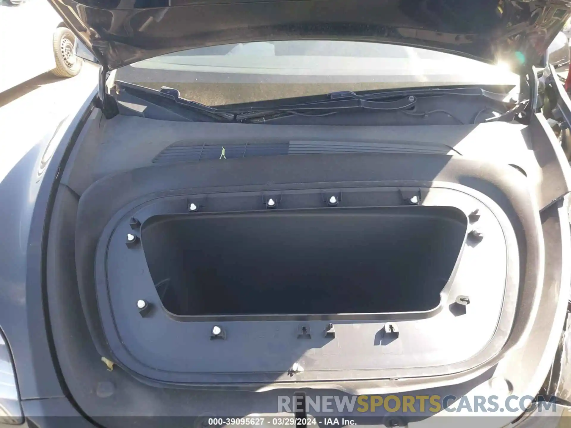 10 Photograph of a damaged car 5YJYGDEE8LF025373 TESLA MODEL Y 2020