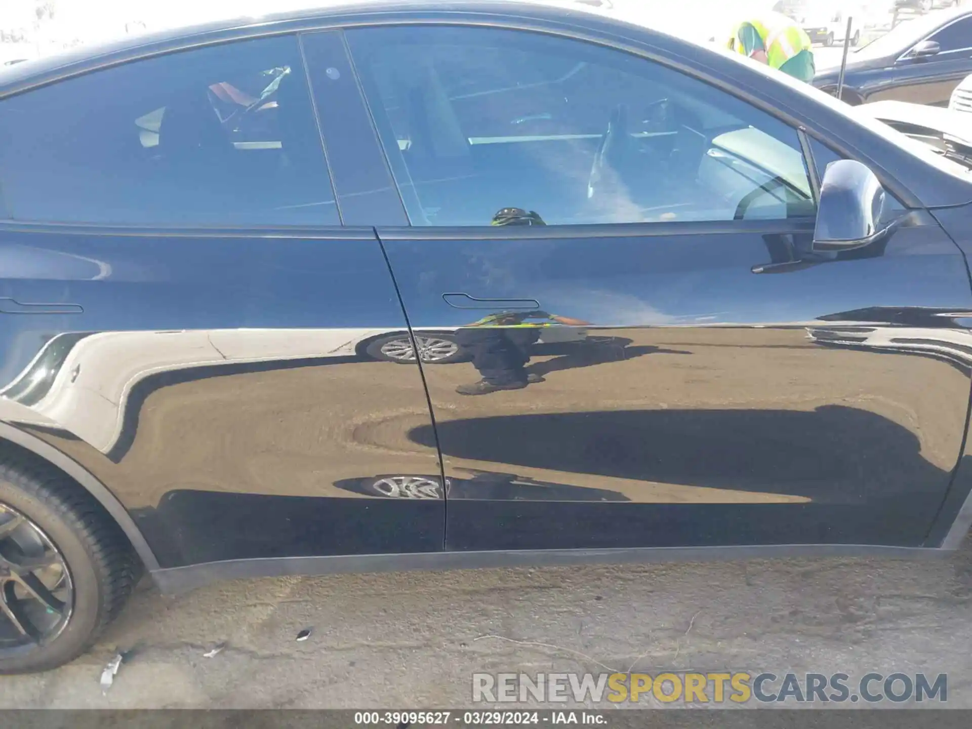 14 Photograph of a damaged car 5YJYGDEE8LF025373 TESLA MODEL Y 2020