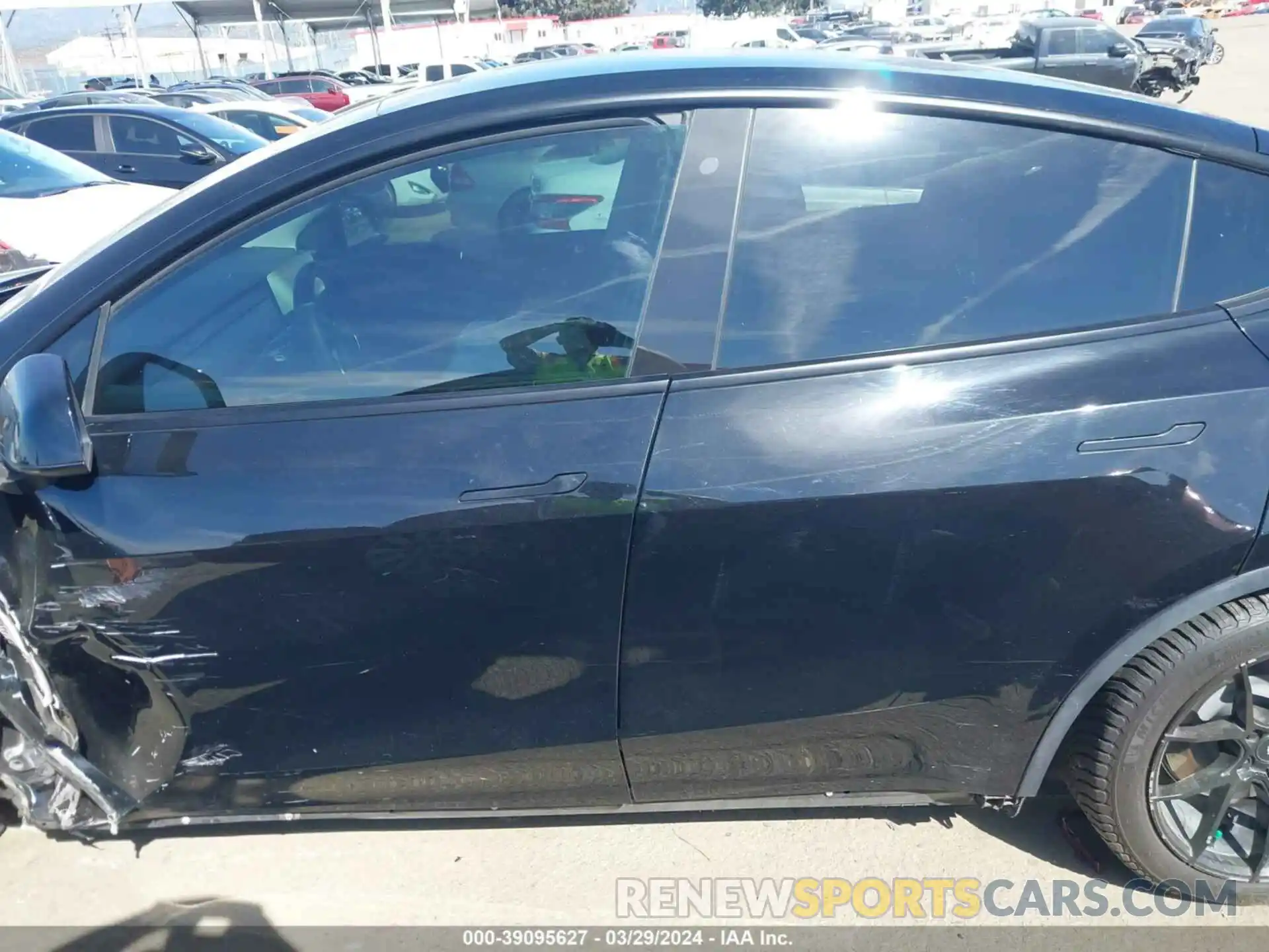 15 Photograph of a damaged car 5YJYGDEE8LF025373 TESLA MODEL Y 2020