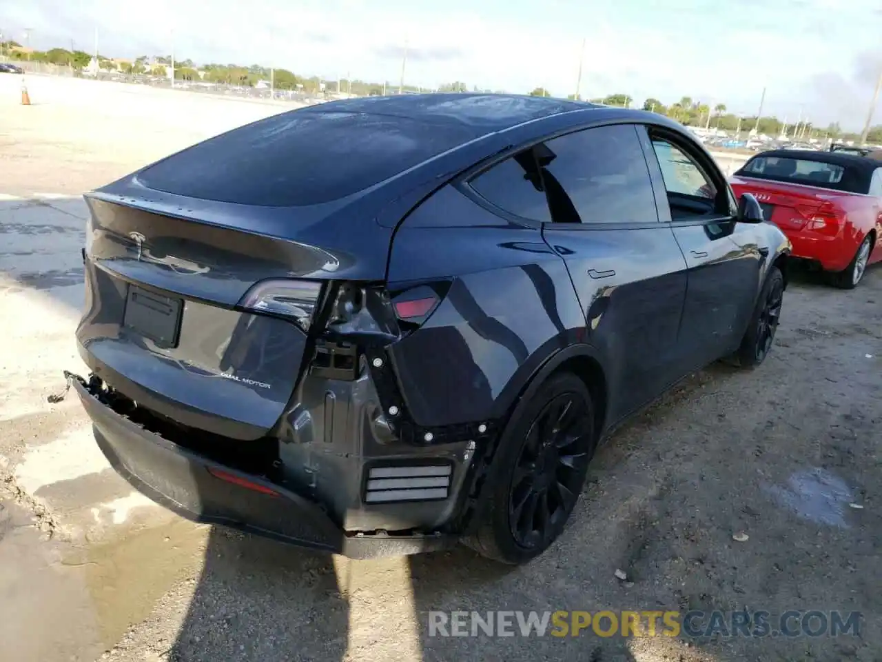 4 Photograph of a damaged car 5YJYGDEE8LF029309 TESLA MODEL Y 2020