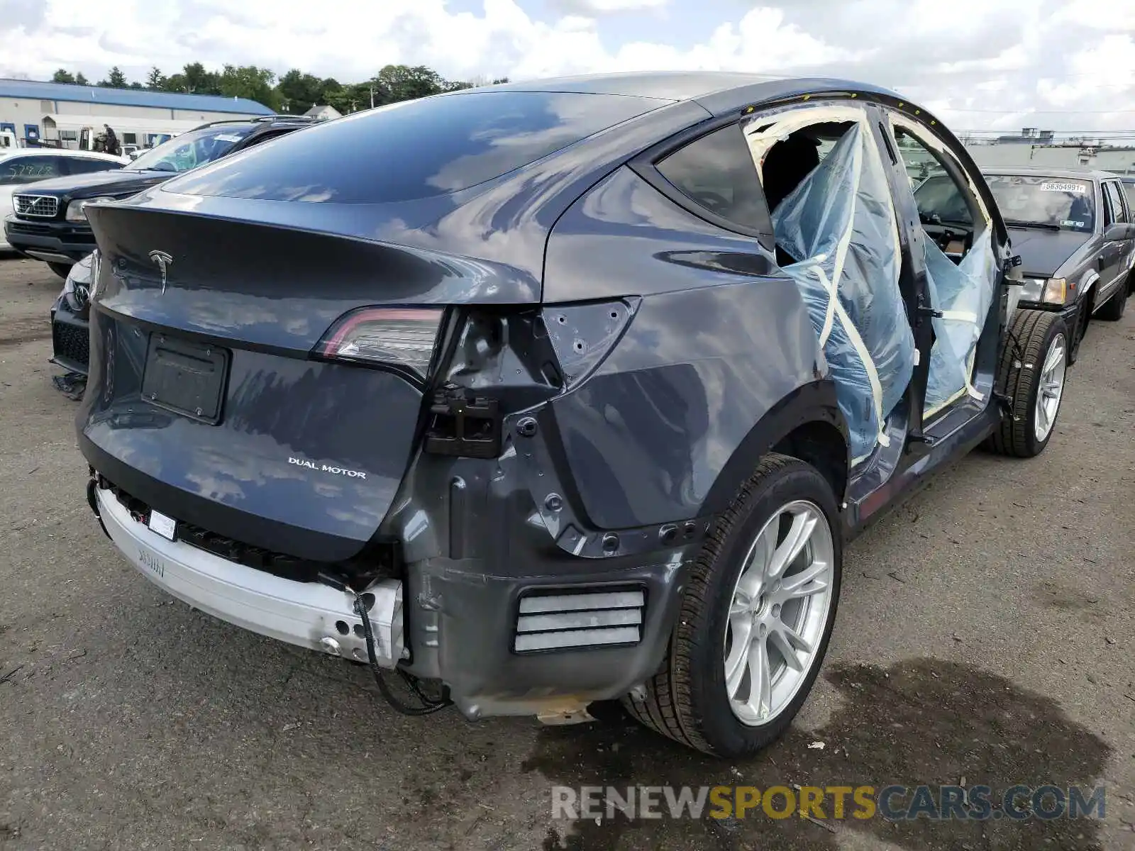 4 Photograph of a damaged car 5YJYGDEE8LF030055 TESLA MODEL Y 2020