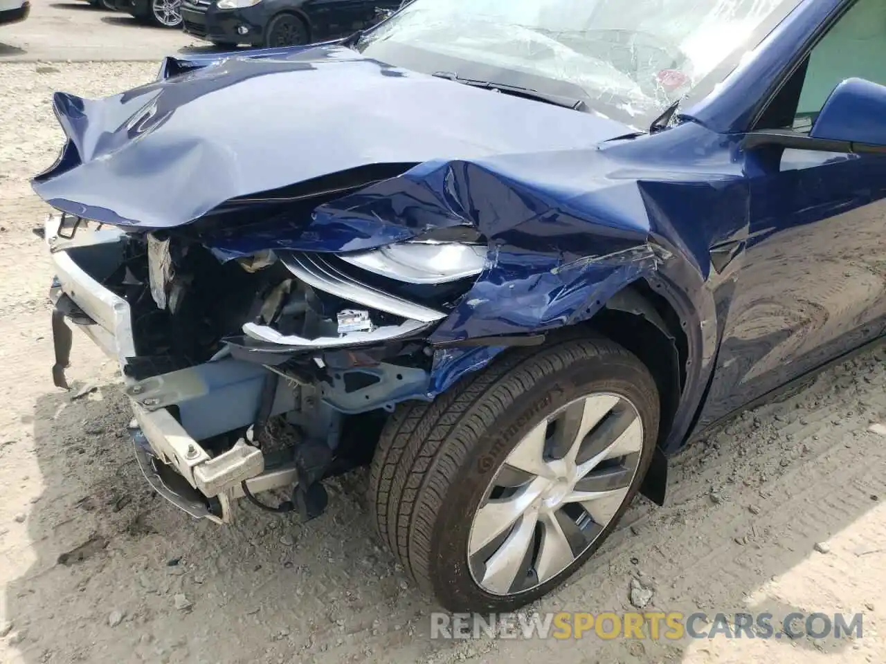 10 Photograph of a damaged car 5YJYGDEE8LF031139 TESLA MODEL Y 2020