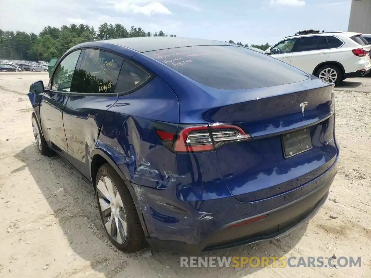 3 Photograph of a damaged car 5YJYGDEE8LF031139 TESLA MODEL Y 2020