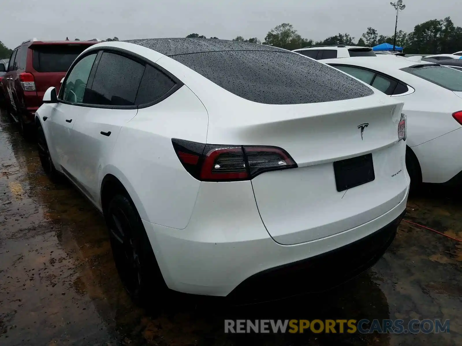 3 Photograph of a damaged car 5YJYGDEE8LF034770 TESLA MODEL Y 2020