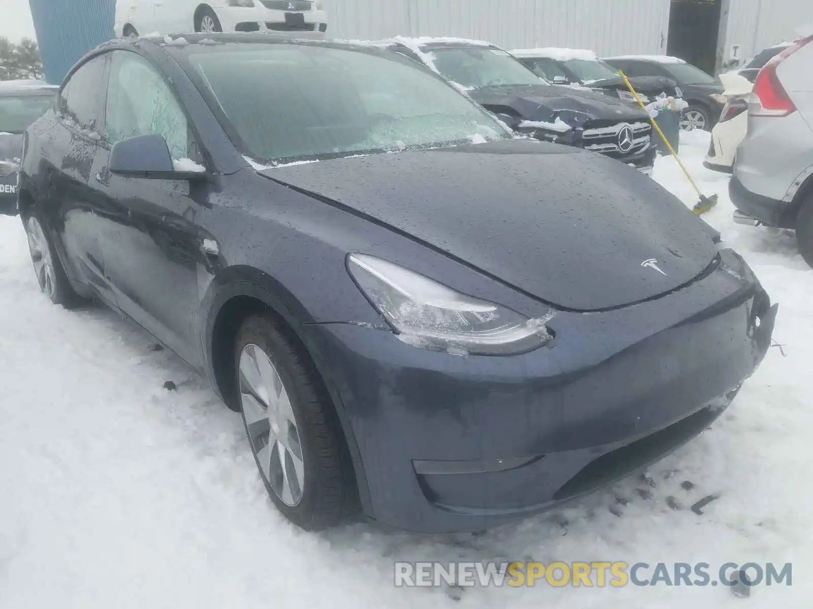 1 Photograph of a damaged car 5YJYGDEE8LF048037 TESLA MODEL Y 2020