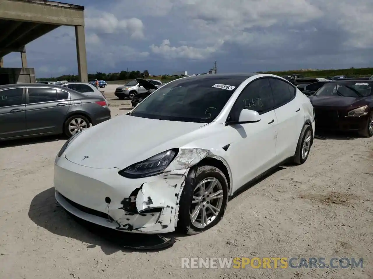 2 Photograph of a damaged car 5YJYGDEE8LF048068 TESLA MODEL Y 2020