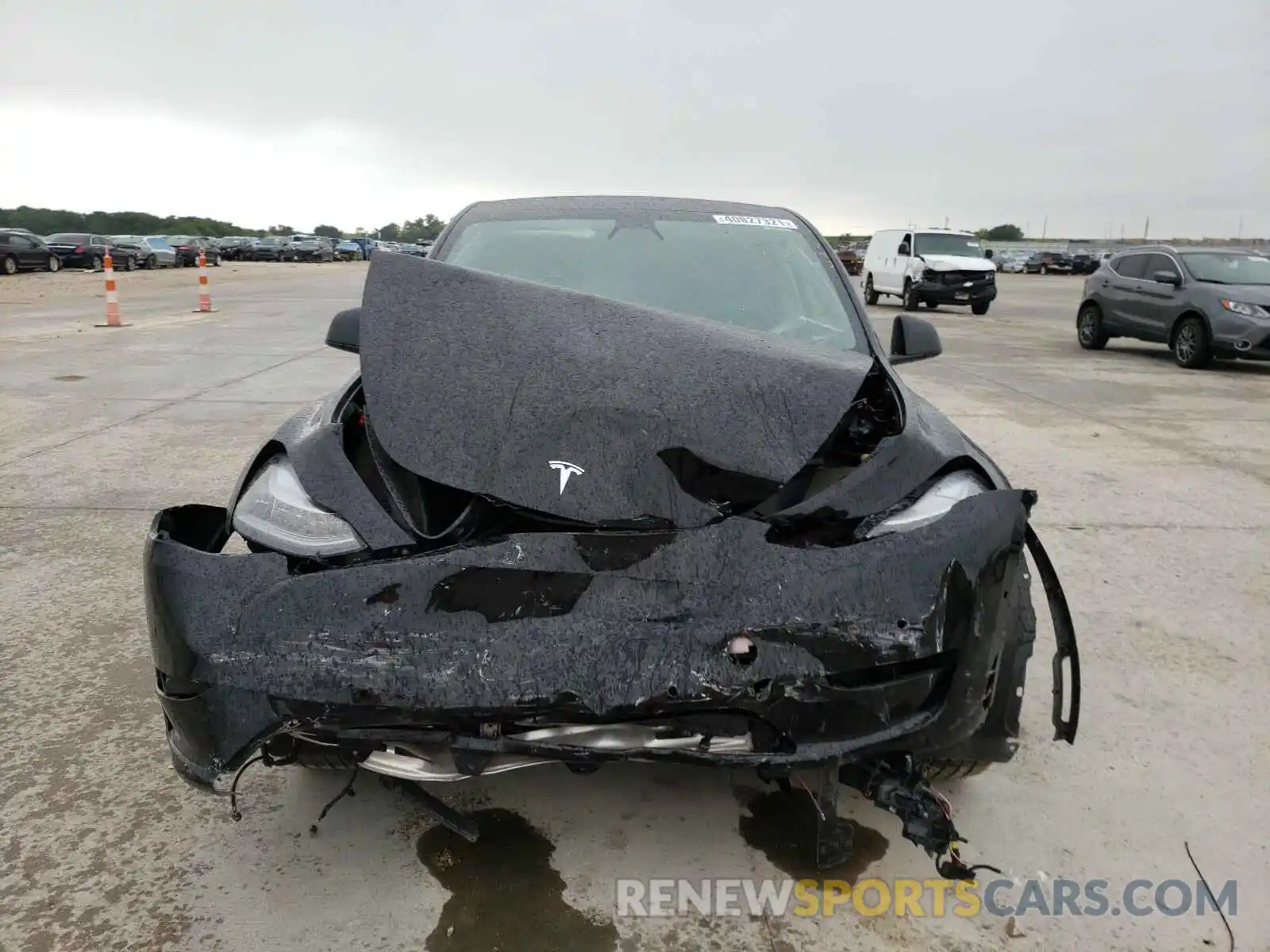 9 Photograph of a damaged car 5YJYGDEE8LF048393 TESLA MODEL Y 2020