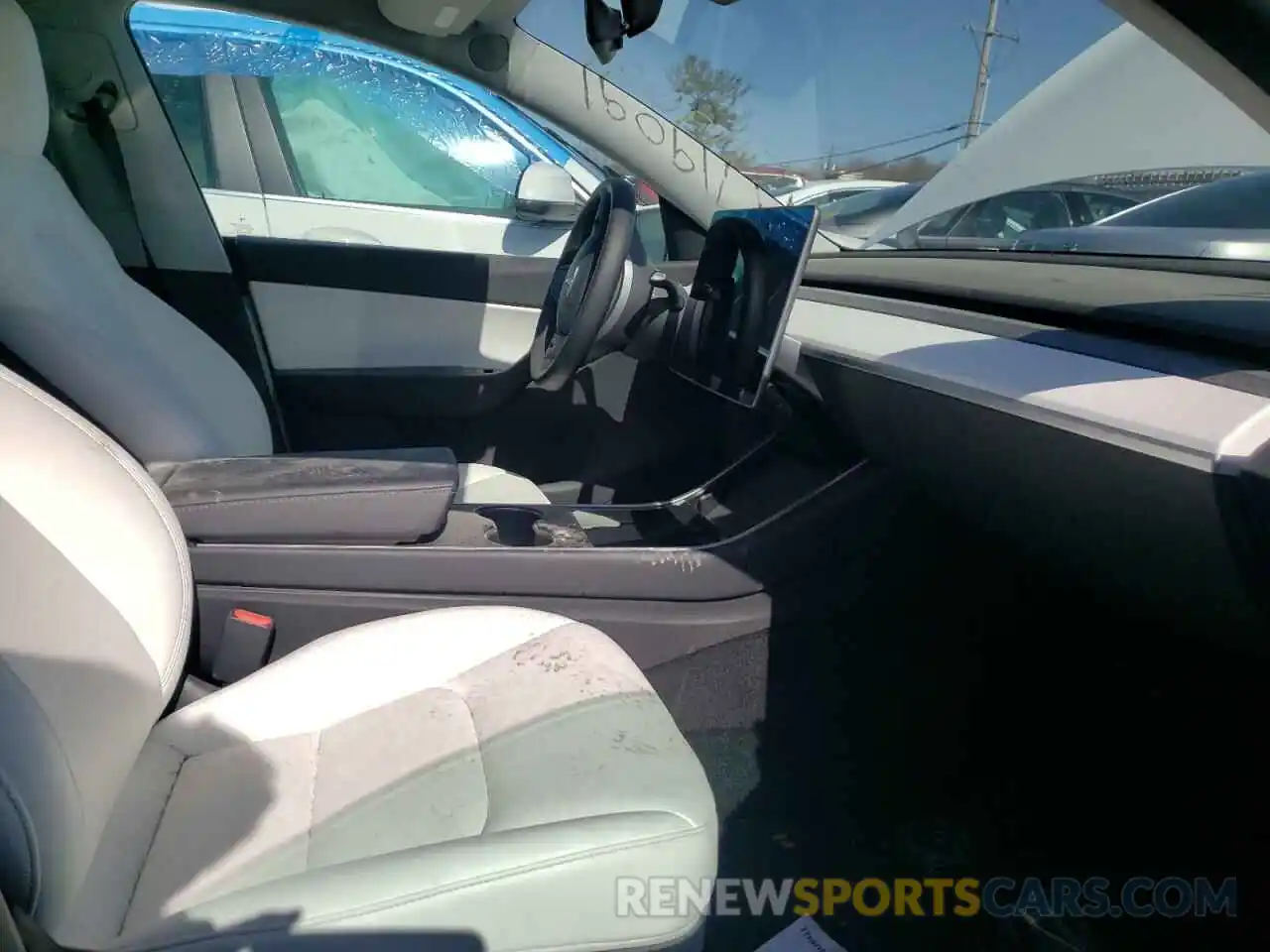 5 Photograph of a damaged car 5YJYGDEE8LF049219 TESLA MODEL Y 2020