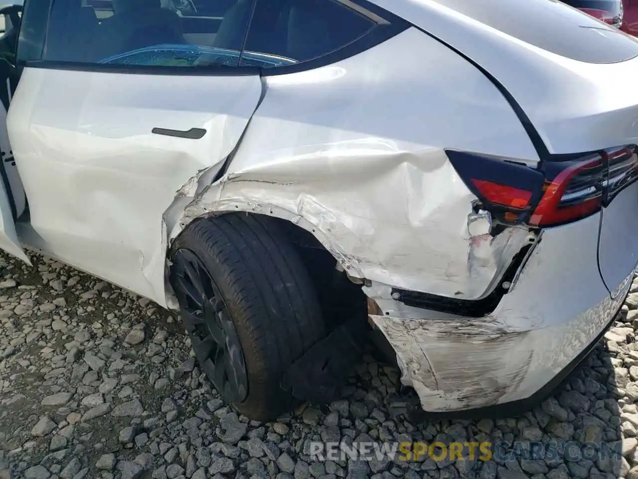 9 Photograph of a damaged car 5YJYGDEE8LF049219 TESLA MODEL Y 2020