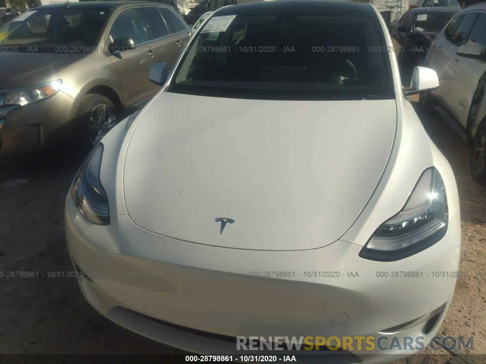 10 Photograph of a damaged car 5YJYGDEE8LF050452 TESLA MODEL Y 2020