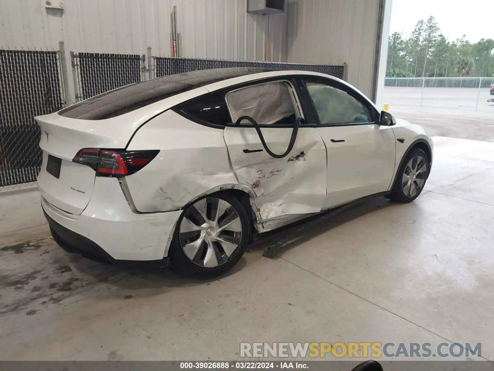 4 Photograph of a damaged car 5YJYGDEE8LF054338 TESLA MODEL Y 2020