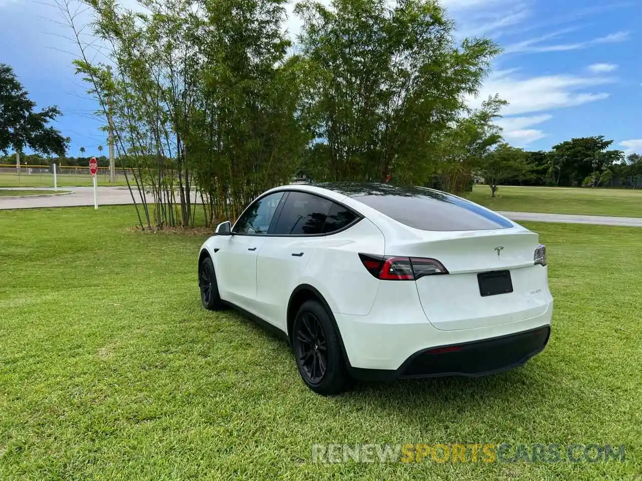 3 Photograph of a damaged car 5YJYGDEE8LF054632 TESLA MODEL Y 2020