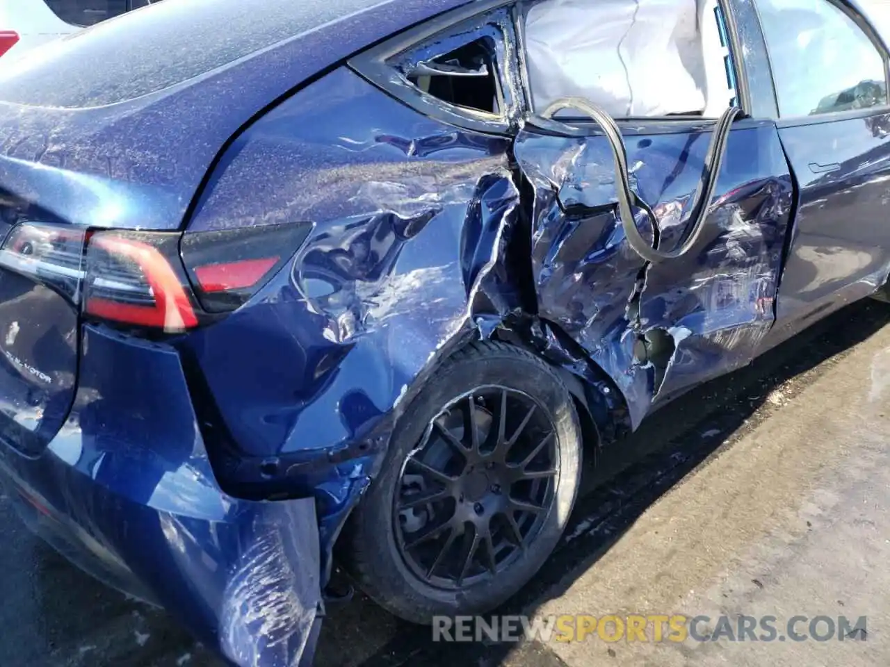 9 Photograph of a damaged car 5YJYGDEE8LF054789 TESLA MODEL Y 2020