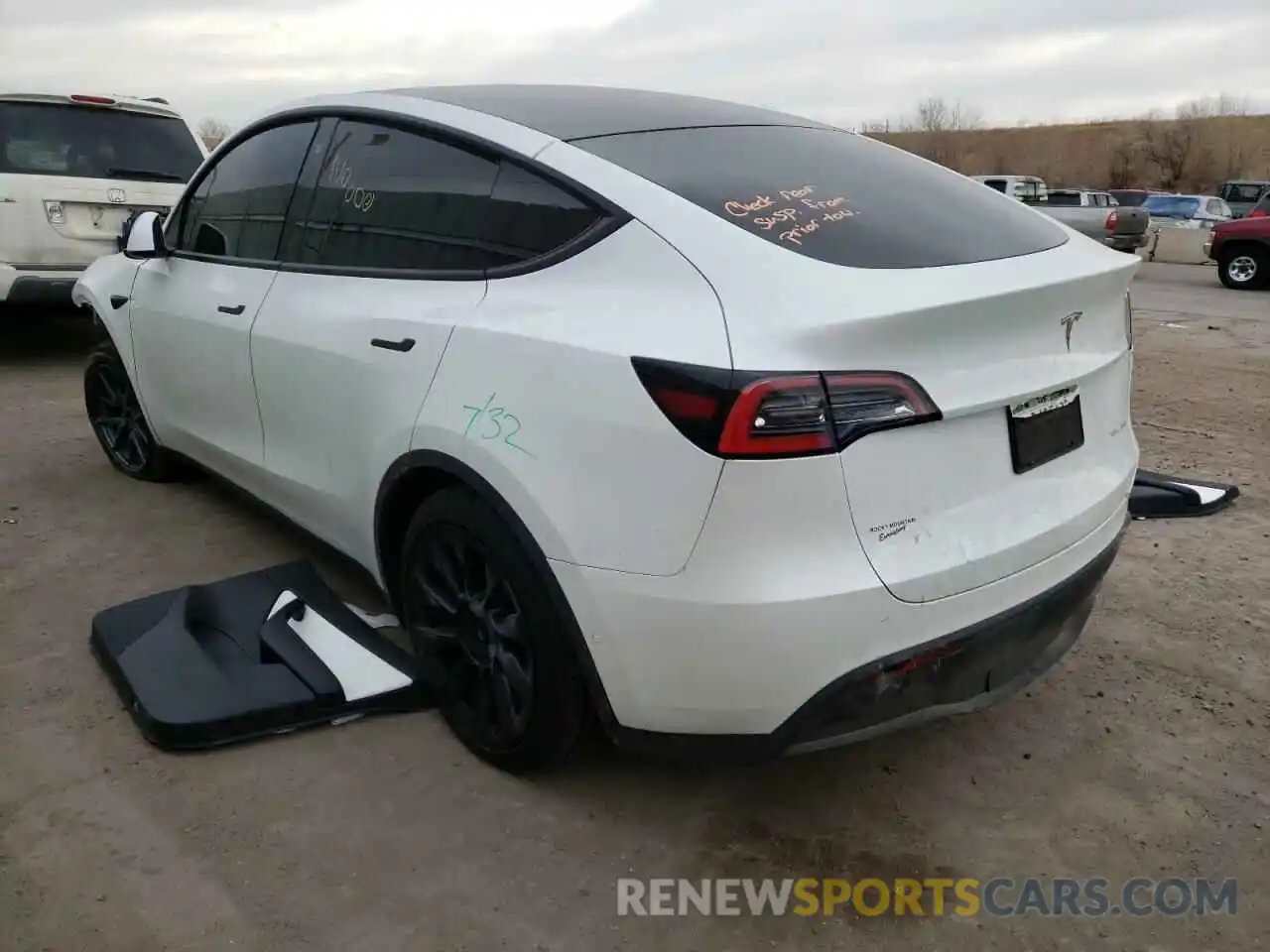 3 Photograph of a damaged car 5YJYGDEE8LF056039 TESLA MODEL Y 2020