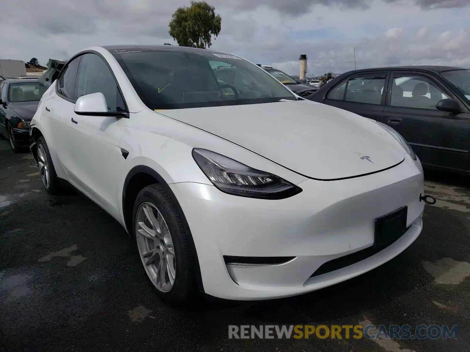 1 Photograph of a damaged car 5YJYGDEE8LF057532 TESLA MODEL Y 2020