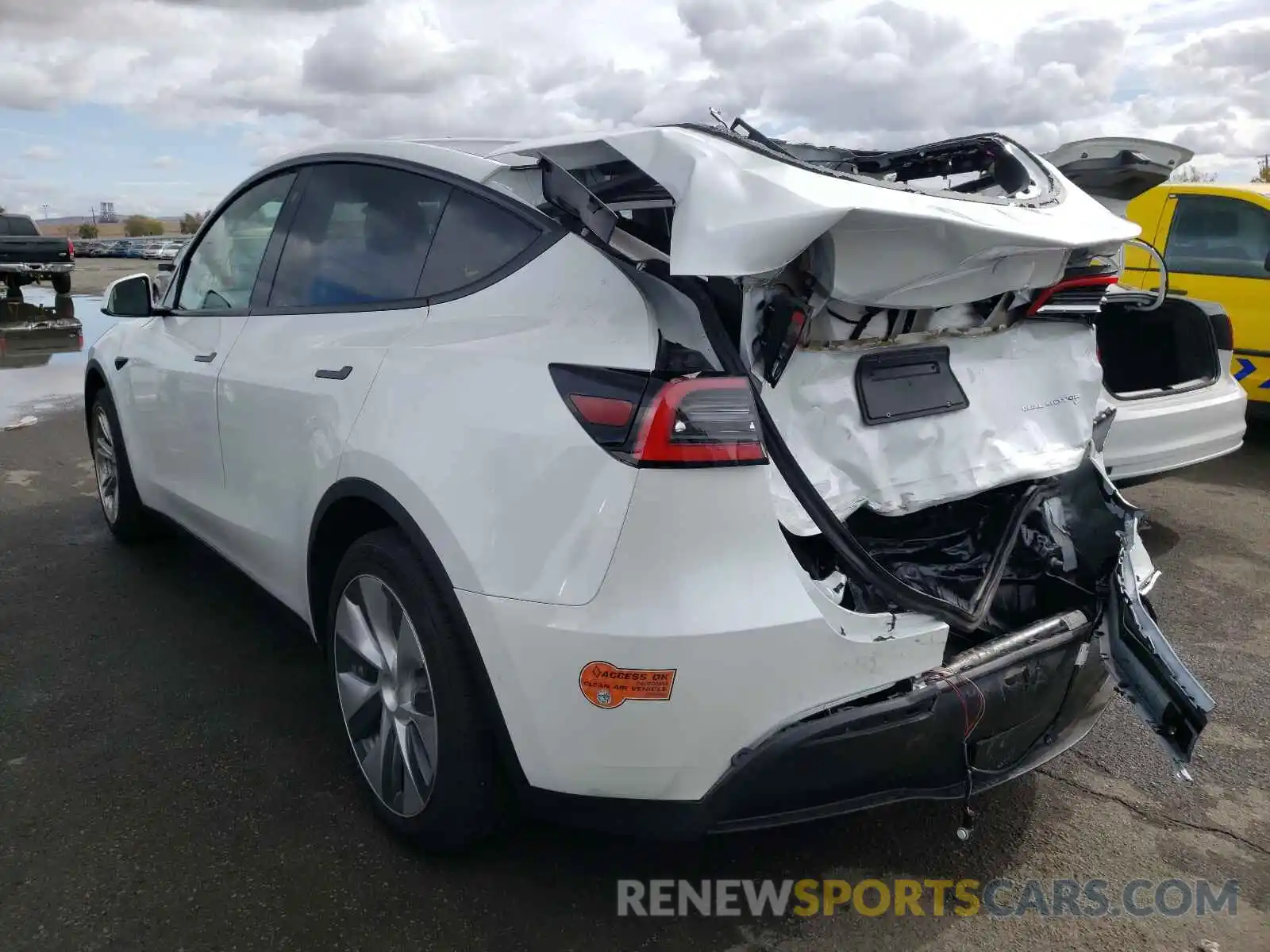 3 Photograph of a damaged car 5YJYGDEE8LF057532 TESLA MODEL Y 2020