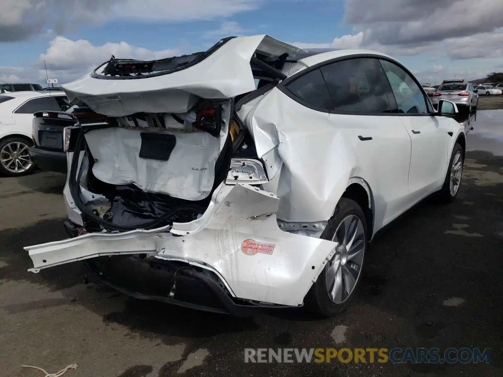 4 Photograph of a damaged car 5YJYGDEE8LF057532 TESLA MODEL Y 2020