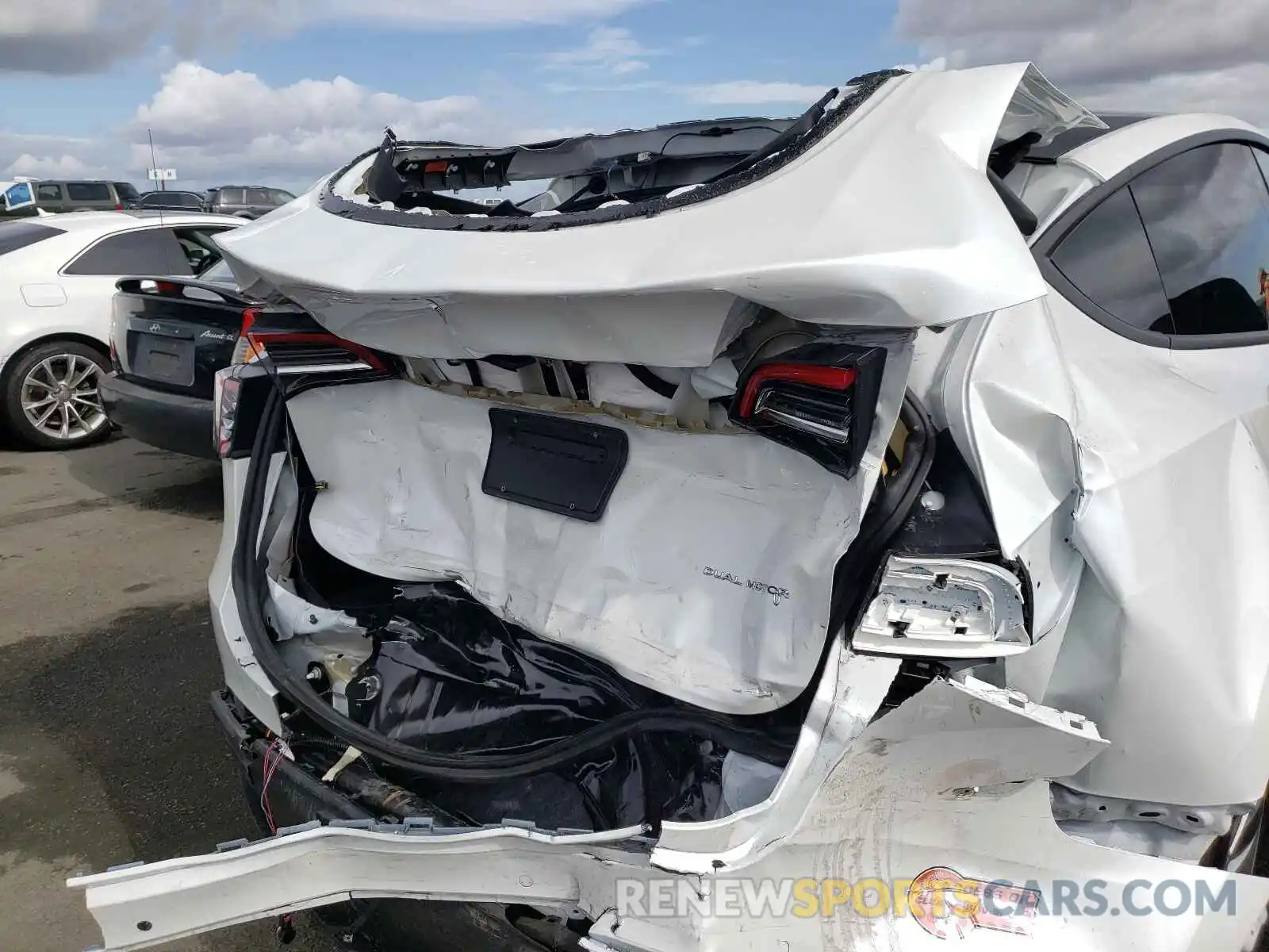 9 Photograph of a damaged car 5YJYGDEE8LF057532 TESLA MODEL Y 2020