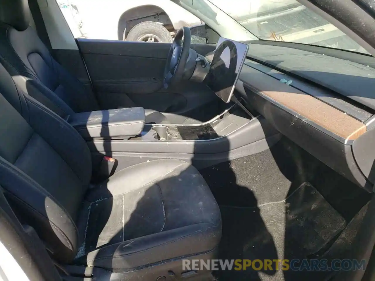 5 Photograph of a damaged car 5YJYGDEE8LF059281 TESLA MODEL Y 2020