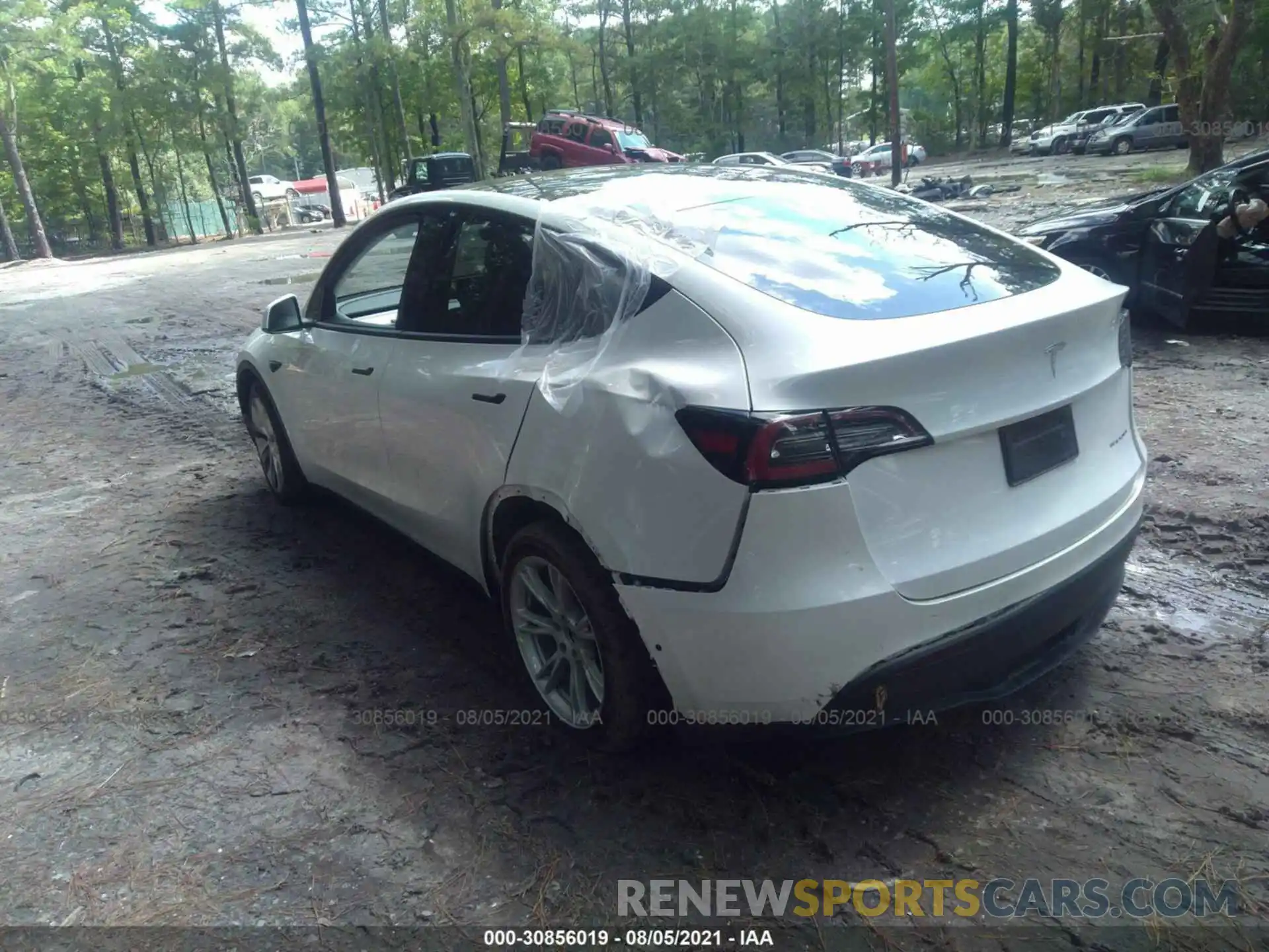 3 Photograph of a damaged car 5YJYGDEE9LF021056 TESLA MODEL Y 2020