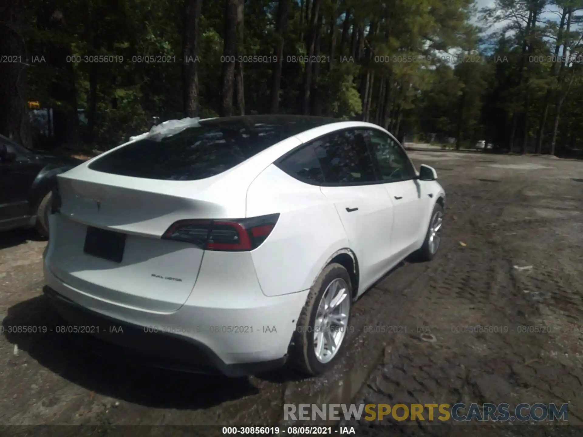 4 Photograph of a damaged car 5YJYGDEE9LF021056 TESLA MODEL Y 2020