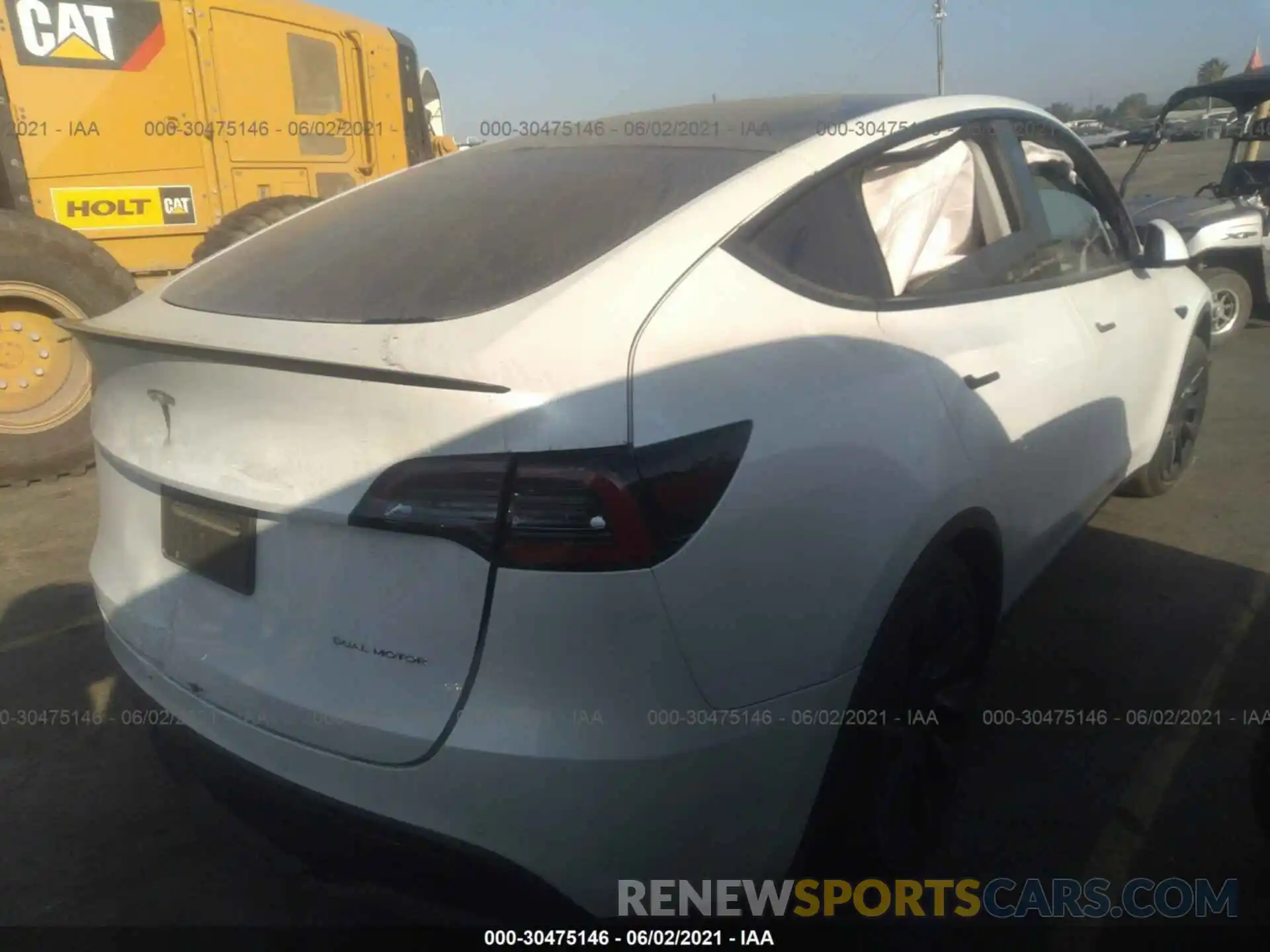 4 Photograph of a damaged car 5YJYGDEE9LF023552 TESLA MODEL Y 2020