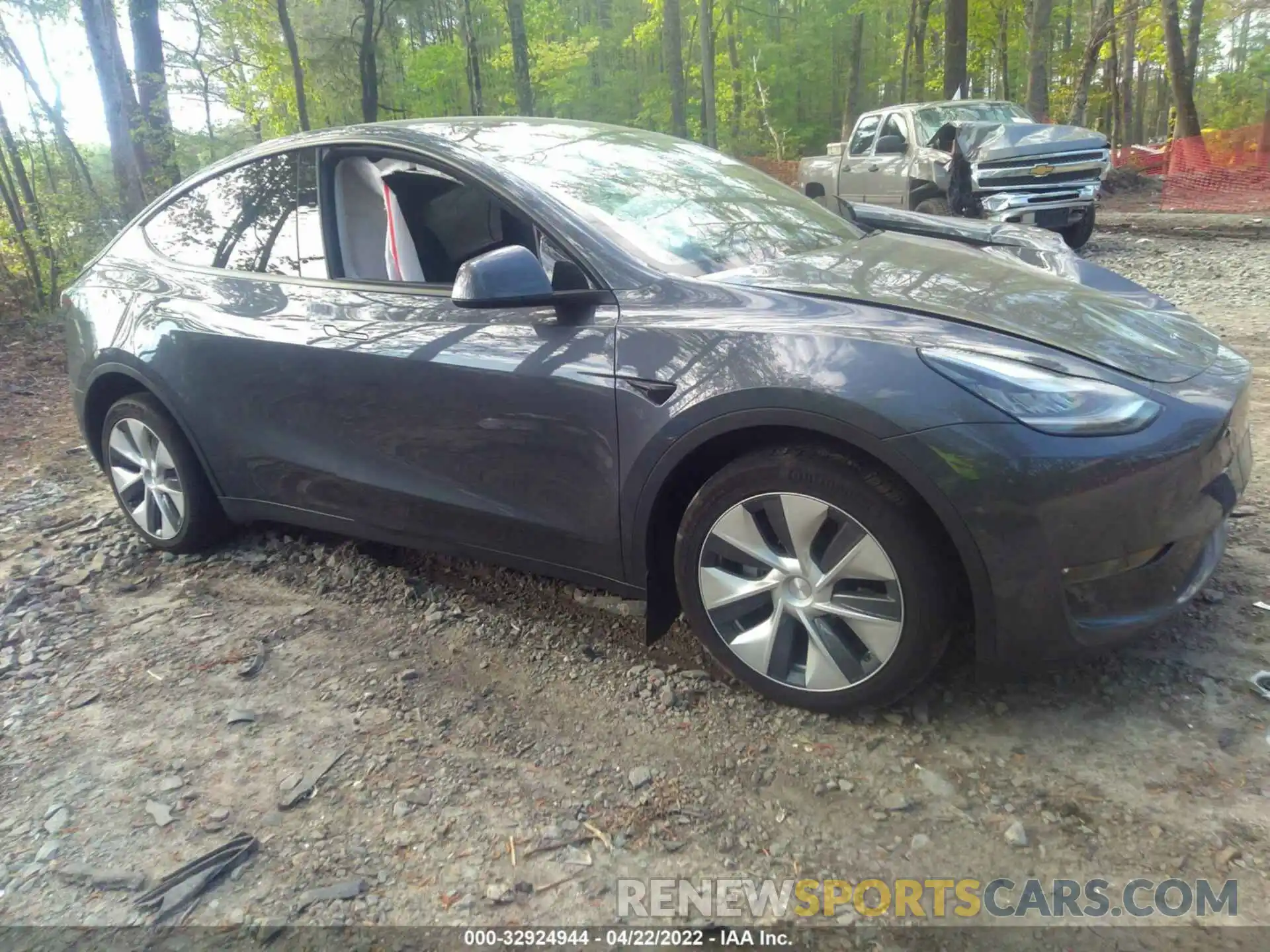 1 Photograph of a damaged car 5YJYGDEE9LF025138 TESLA MODEL Y 2020