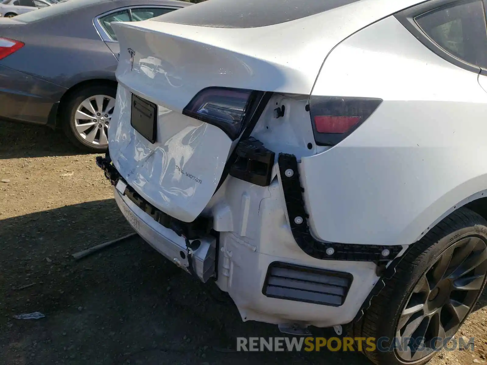 9 Photograph of a damaged car 5YJYGDEE9LF025575 TESLA MODEL Y 2020