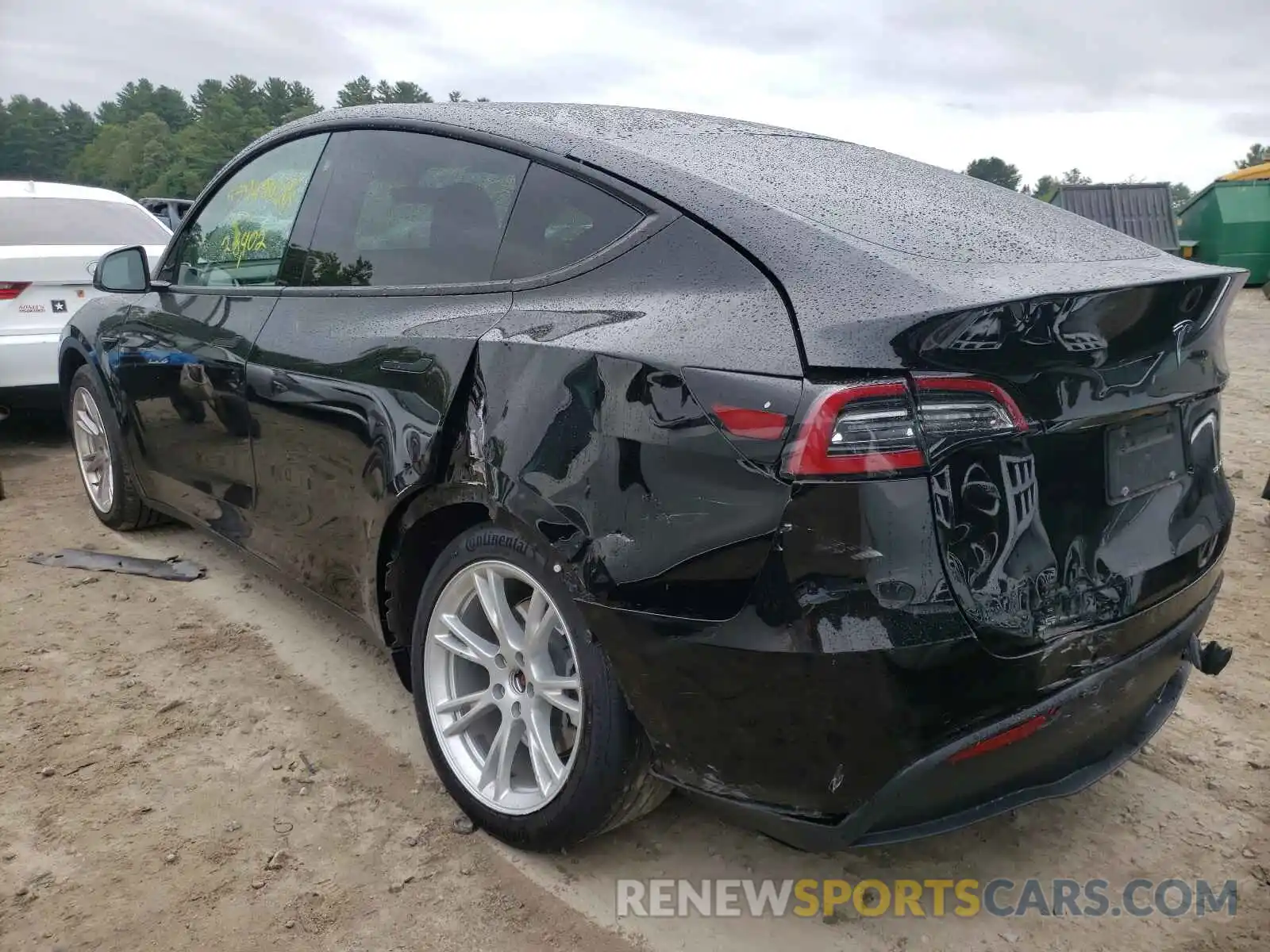 3 Photograph of a damaged car 5YJYGDEE9LF026967 TESLA MODEL Y 2020